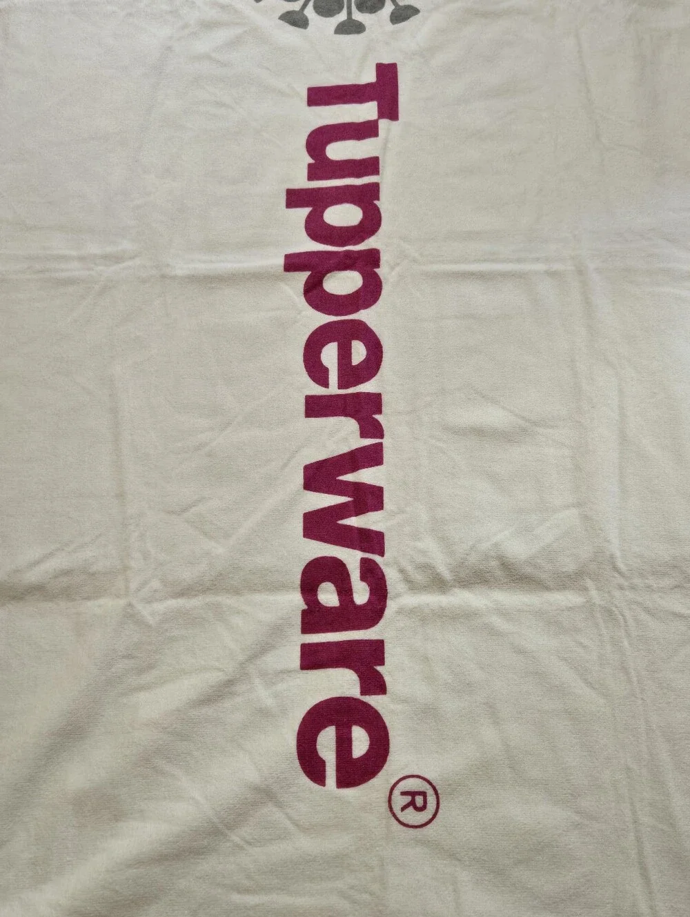 VINTAGE NOS TUPPERWARE WHITE BEACH TOWEL WITH STAKES OUTDOOR VACATION TRAVEL